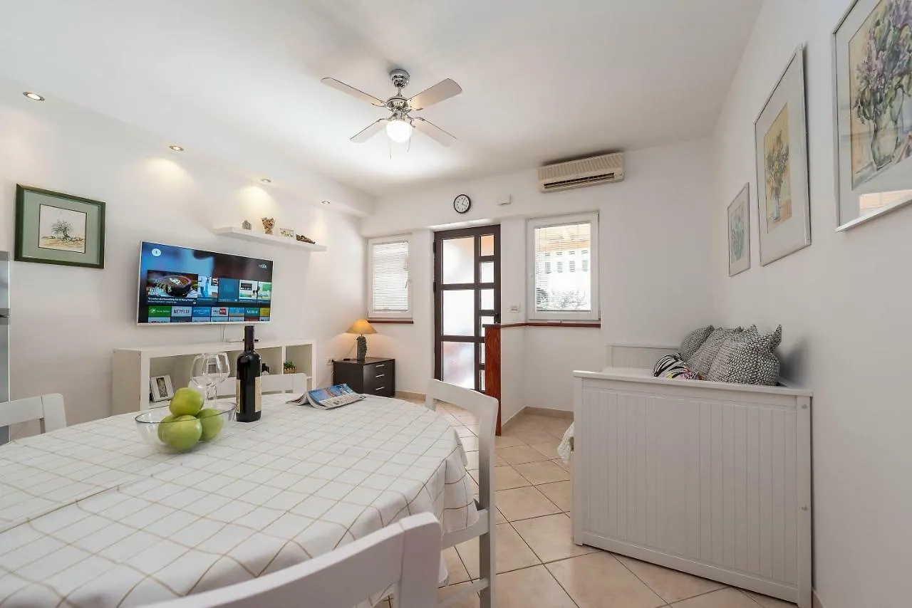 Holiday Apartment Magnolia Zadar Guest house